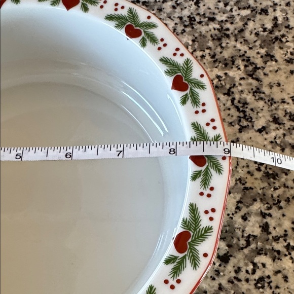 Elegant Norwegian Holiday Serveware Bowl with Red and Green Design - Picture 3 of 5